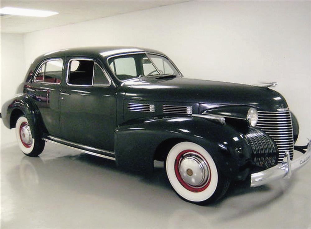 1940 CADILLAC SERIES 62 SEDAN