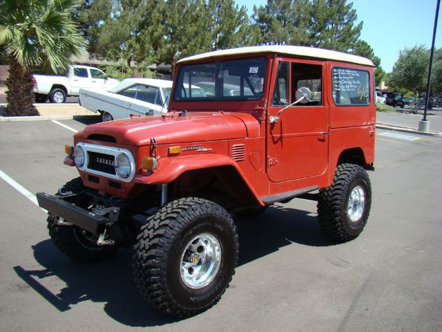 1972 TOYOTA LAND CRUISER FJ-40 SUV