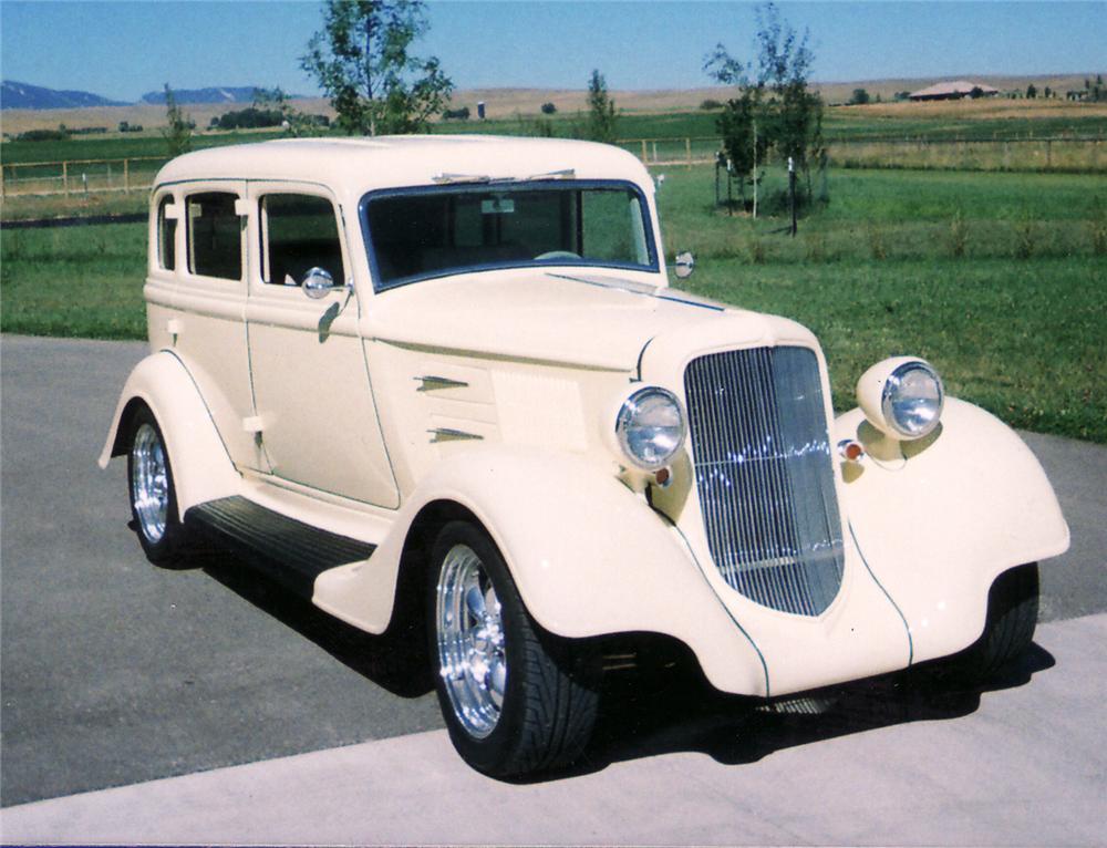 1934 PLYMOUTH DELUXE PE SEDAN STREET ROD