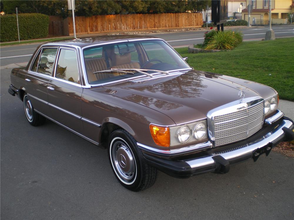 1976 MERCEDES-BENZ 450SEL SEDAN