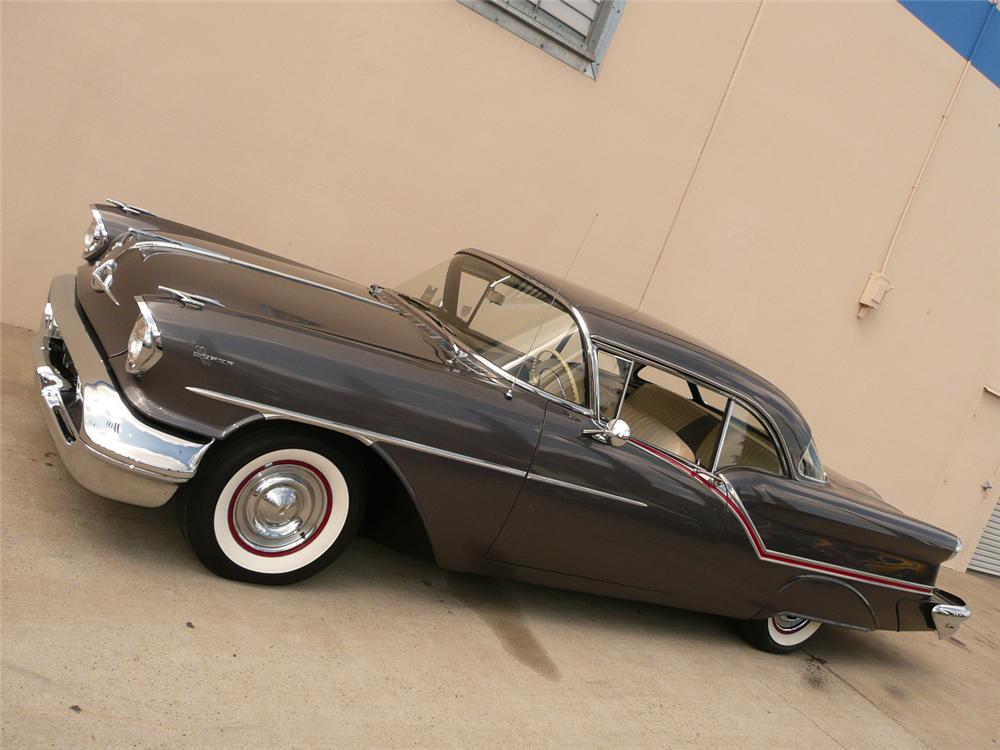 1957 OLDSMOBILE SUPER 88 2 DOOR HARDTOP