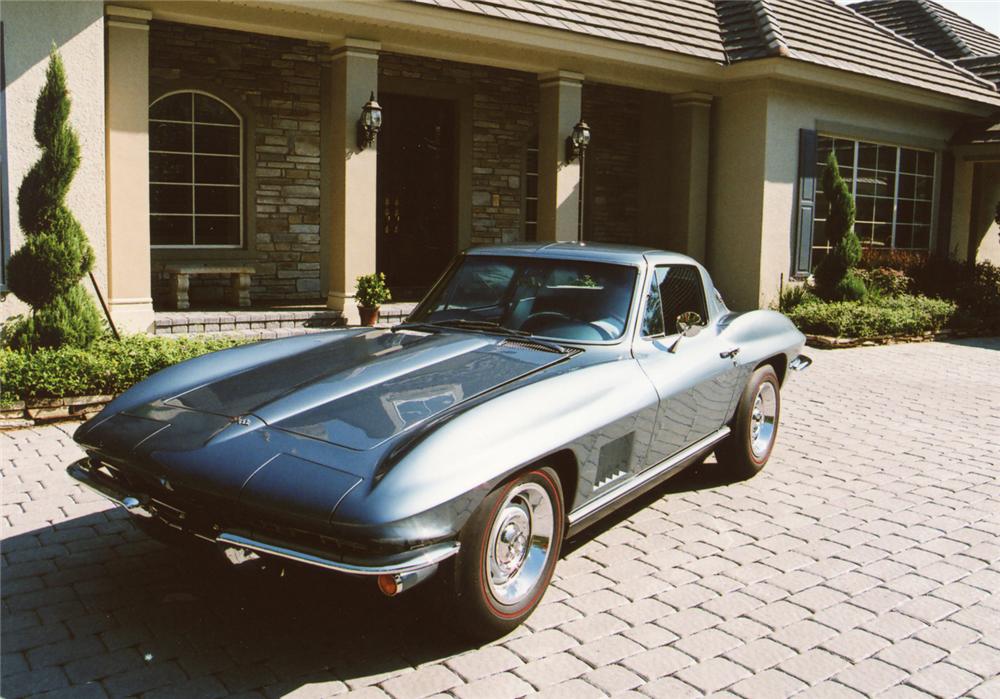 1967 CHEVROLET CORVETTE COUPE