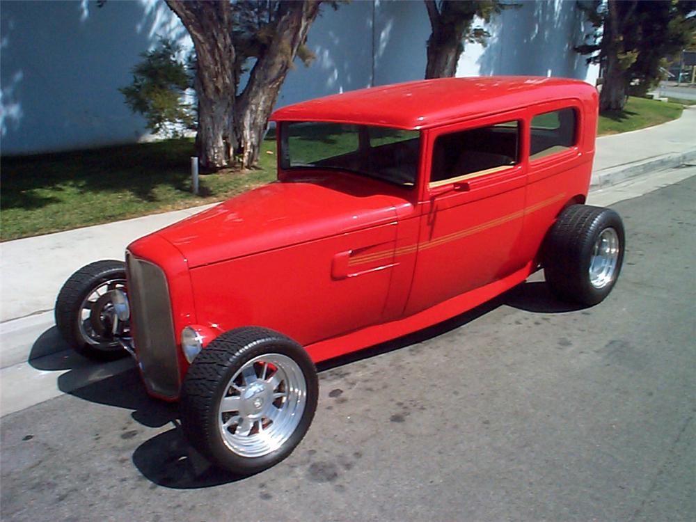 1929 FORD CUSTOM 2 DOOR SEDAN