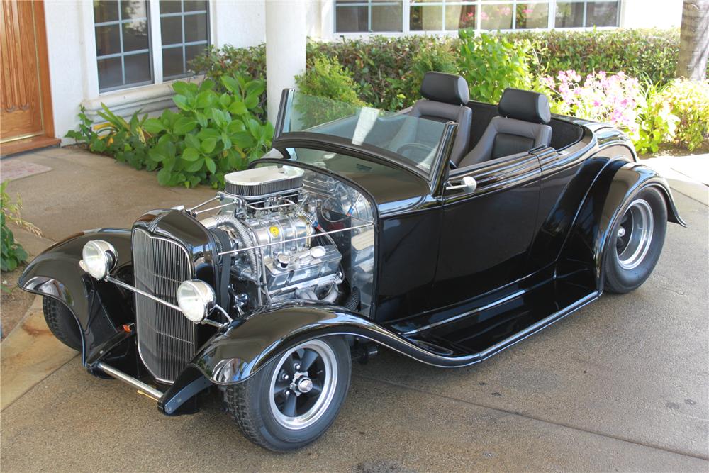 1932 FORD 2 DOOR CABRIOLET