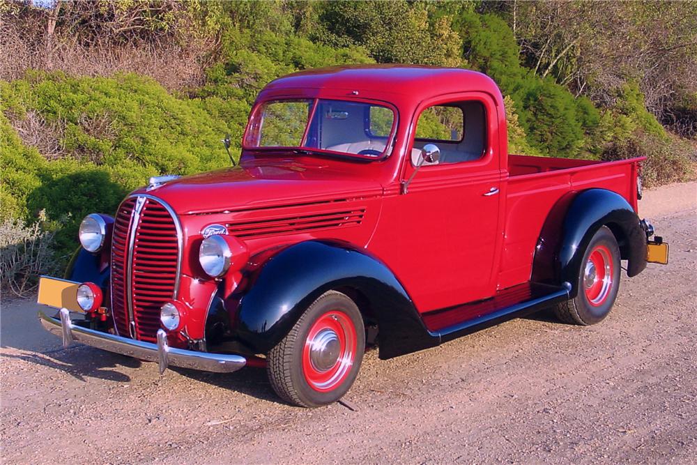 1938 FORD CUSTOM PICKUP TRUCK