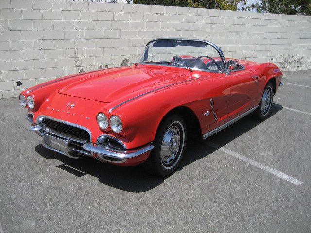 1962 CHEVROLET CORVETTE CONVERTIBLE