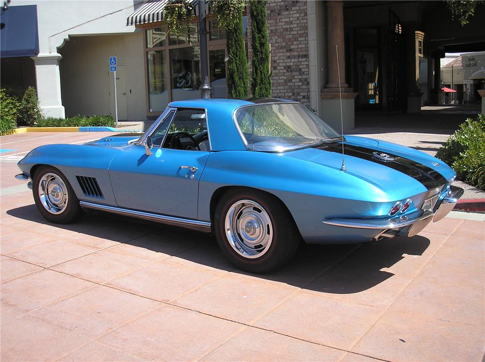 1967 CHEVROLET CORVETTE ROADSTER