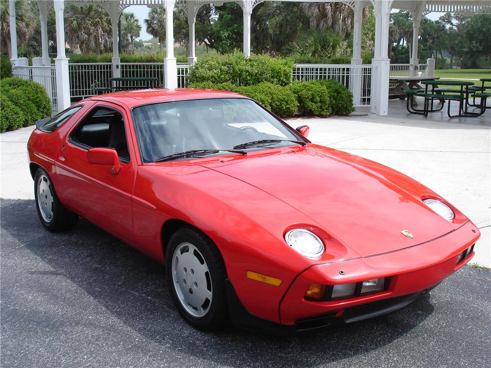 1985 PORSCHE 928S COUPE