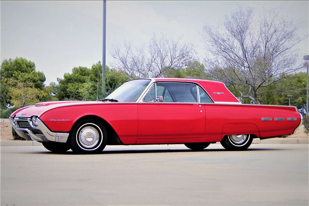 1962 FORD THUNDERBIRD