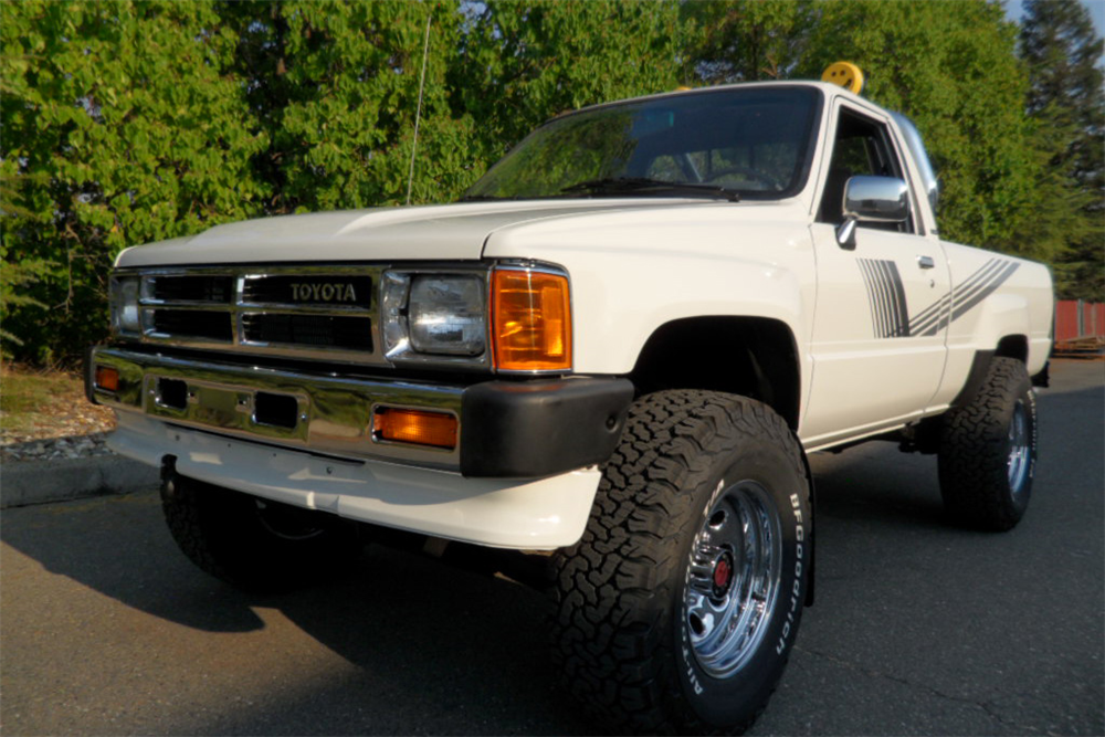 1987 TOYOTA 4X4 PICKUP