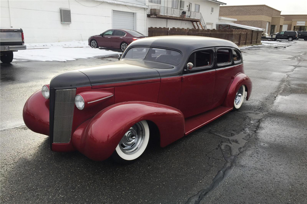 1937 BUICK SERIES 60 CUSTOM SEDAN