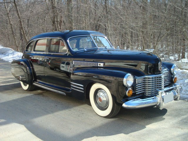 1941 CADILLAC SERIES 61 SEDAN
