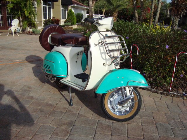 1966 VESPA SUPER 150 SCOOTER