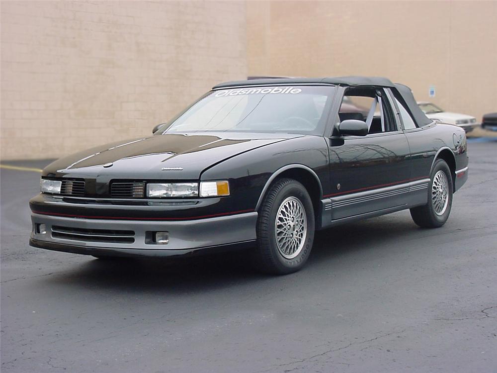 1988 OLDSMOBILE CUTLASS SUPREME CONVERTIBLE