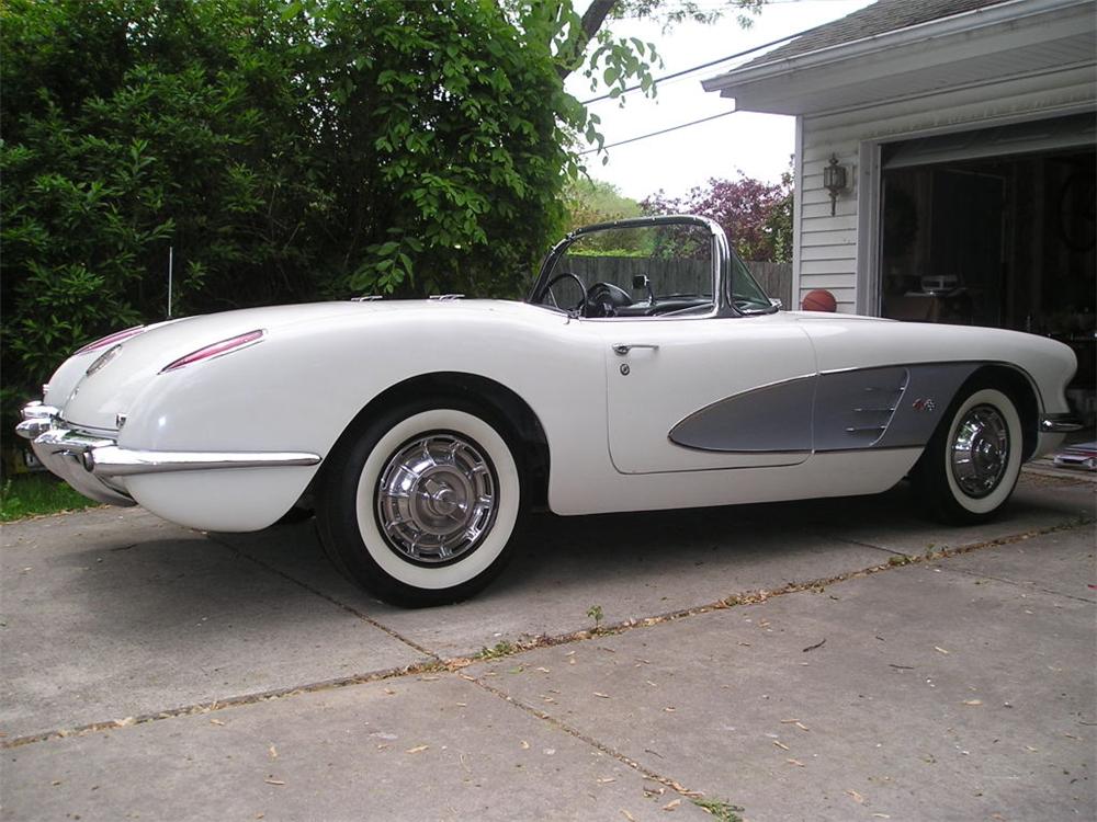 1960 CHEVROLET CORVETTE CONVERTIBLE