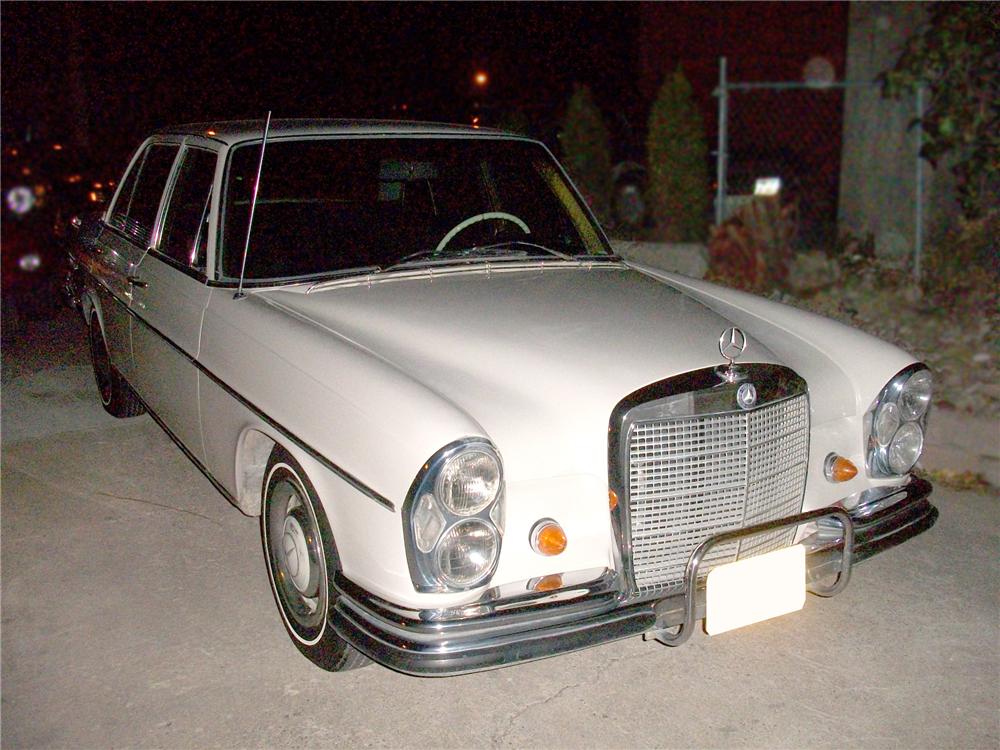 1966 MERCEDES-BENZ 250S SEDAN