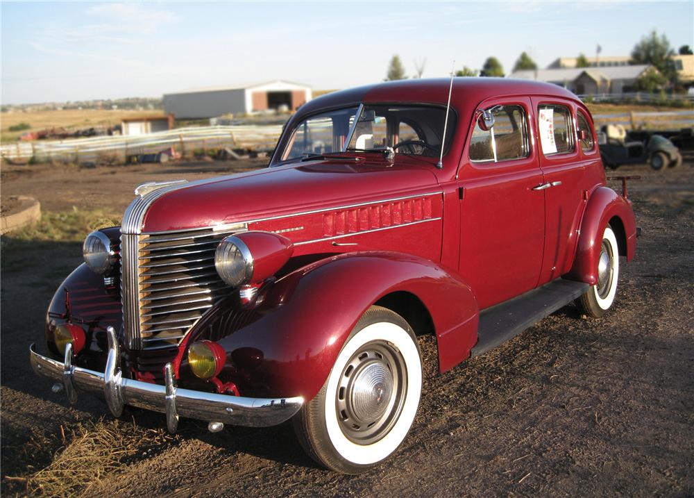 1938 PONTIAC 4 DOOR SEDAN