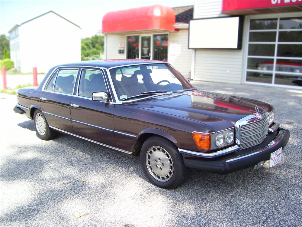 1977 MERCEDES-BENZ 450SEL 4D SEDAN