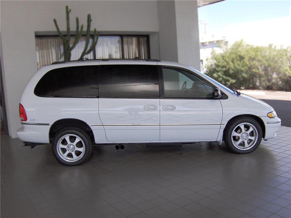 1997 CHRYSLER TOWN & COUNTRY LX VAN