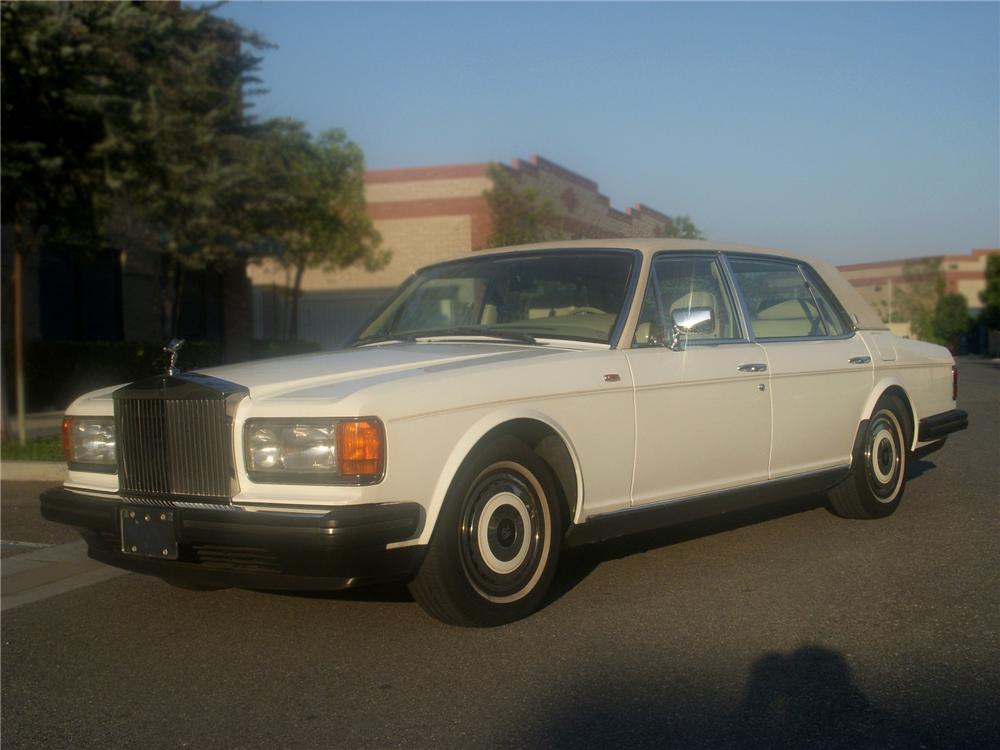 1989 ROLLS-ROYCE SILVER SPUR 4 DOOR SEDAN