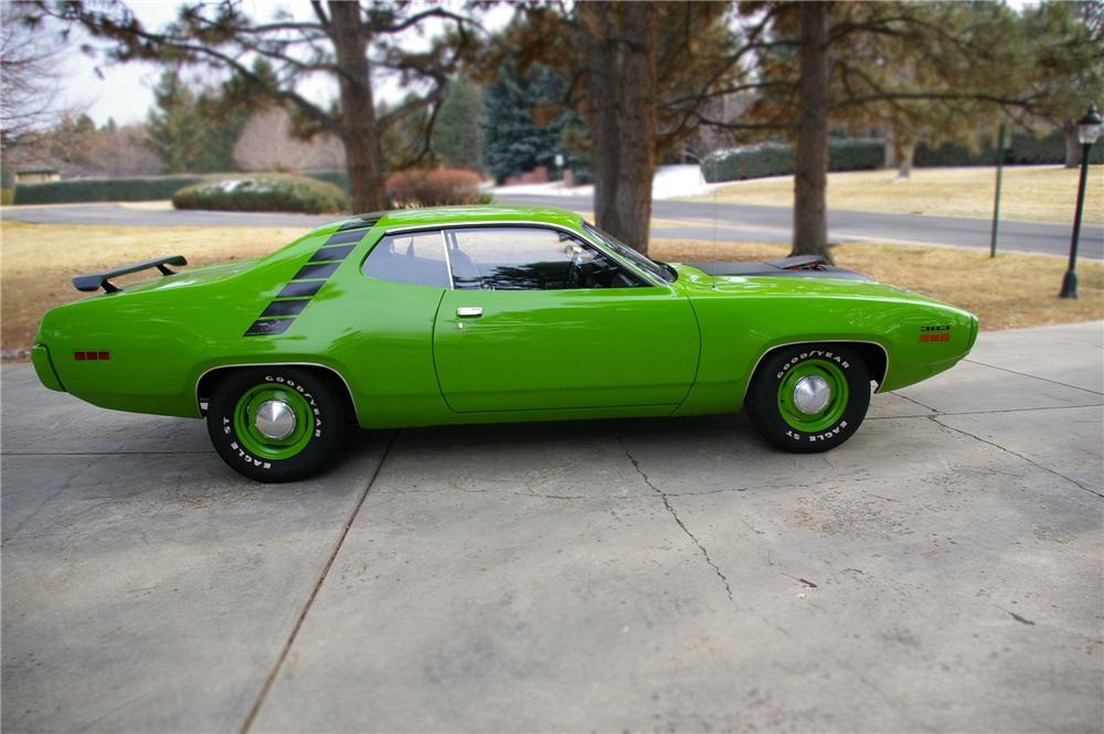 1971 PLYMOUTH ROAD RUNNER 2 DOOR HARDTOP