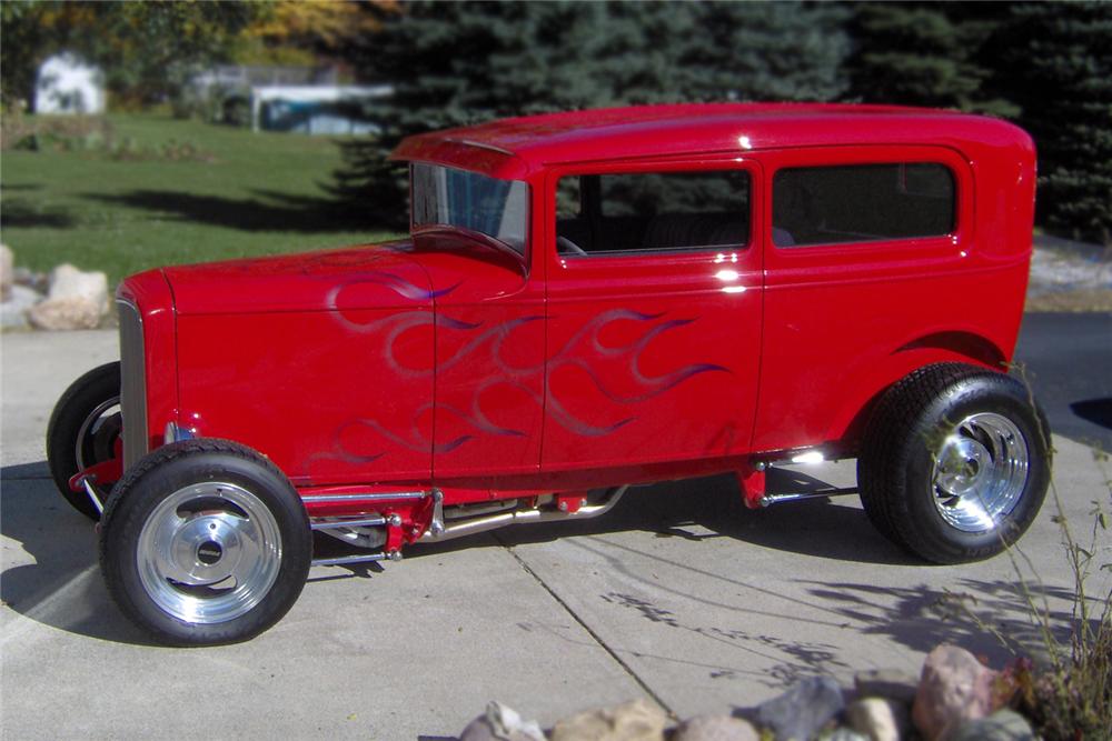 1930 FORD HI-BOY 5 WINDOW 2 DOOR CUSTOM