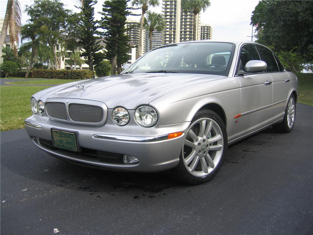 2005 JAGUAR XJR 4 DOOR SEDAN