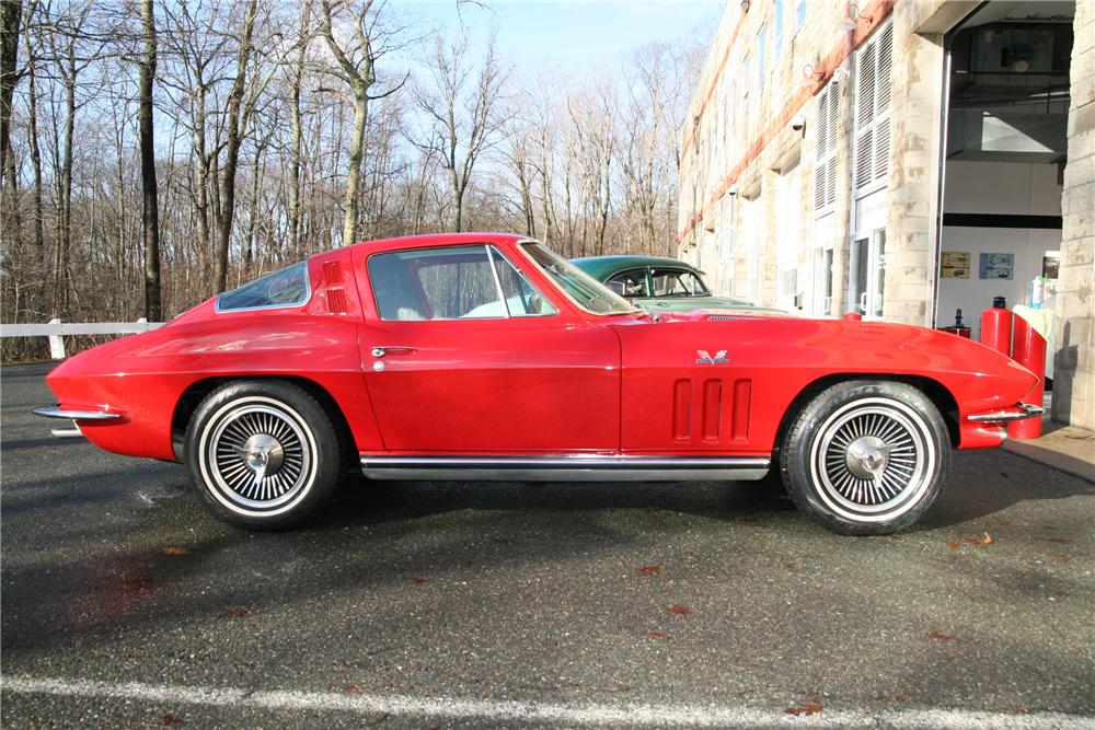 1965 CHEVROLET CORVETTE COUPE