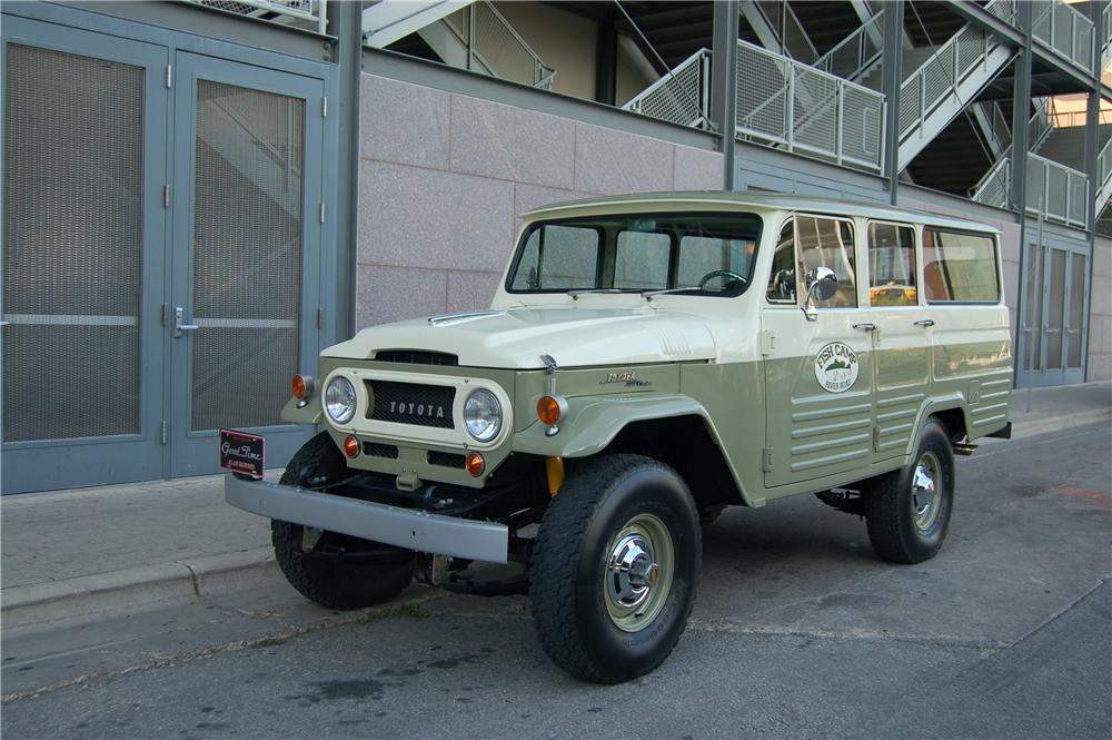 1967 TOYOTA LAND CRUISER 4 DOOR FJ45