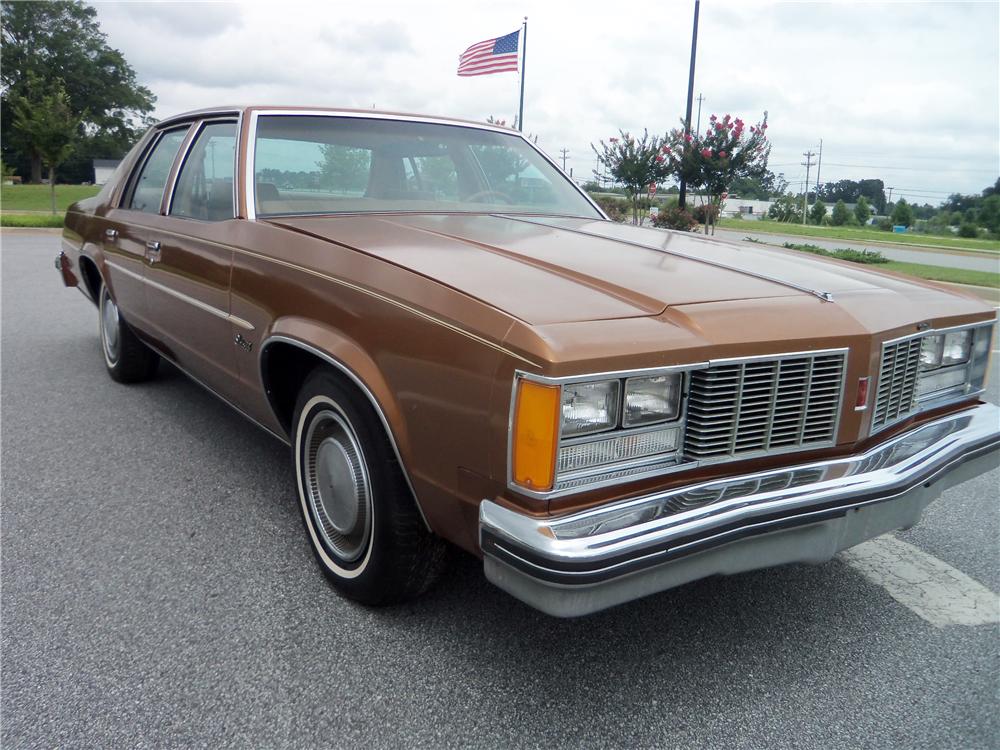 1979 OLDSMOBILE DELTA 88 ROYALE 4 DOOR SEDAN