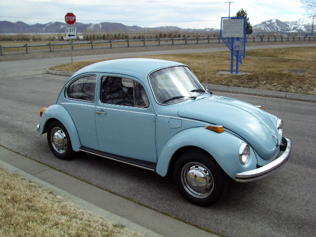 1973 VOLKSWAGEN SUPER BEETLE 2 DOOR SEDAN