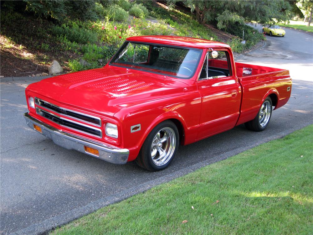 1967 CHEVROLET C-10 CUSTOM PICKUP