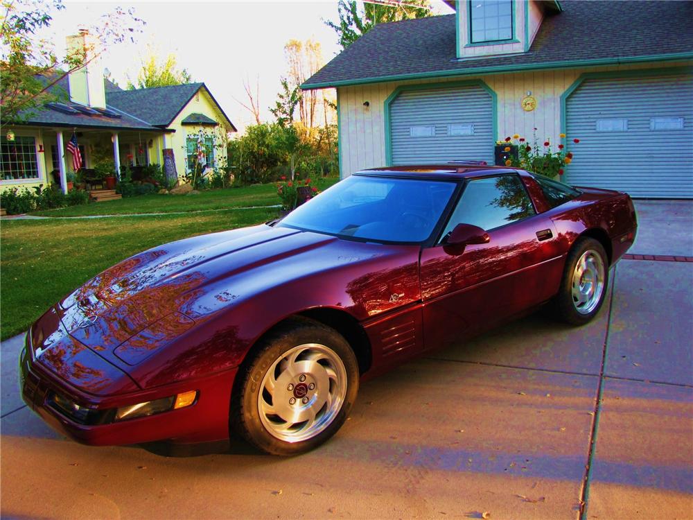 1993 CHEVROLET CORVETTE 2 DOOR COUPE