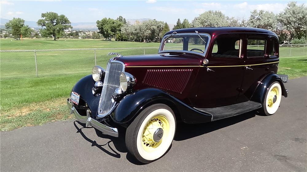 1933 FORD MODEL 40 CUSTOM 4 DOOR SEDAN