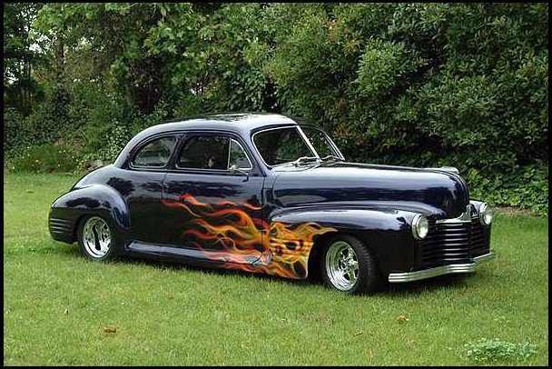 1941 PONTIAC CUSTOM 2 DOOR COUPE