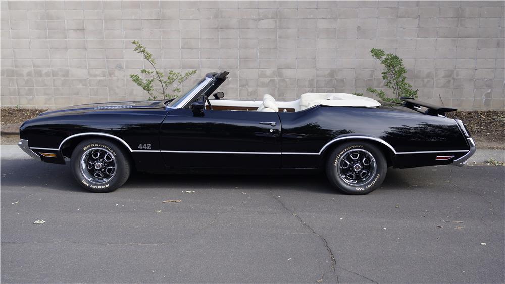 1971 OLDSMOBILE 442 CONVERTIBLE