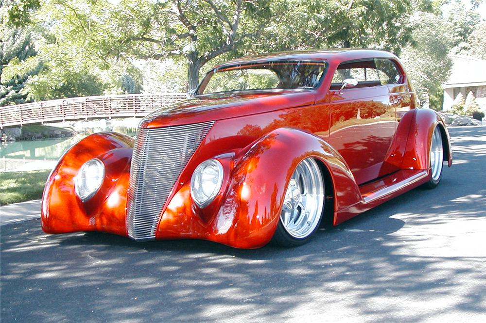 1937 FORD CUSTOM 2 DOOR SEDAN