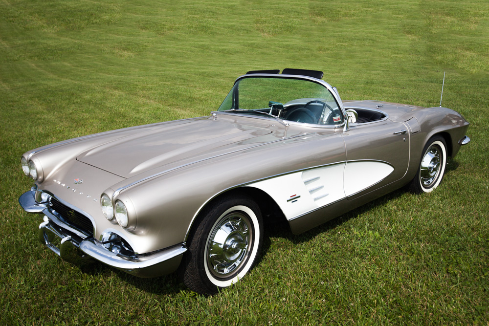 1961 CHEVROLET CORVETTE CONVERTIBLE