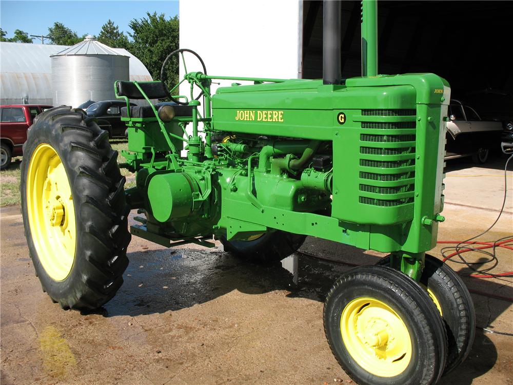 1951 JOHN DEERE G TRACTOR