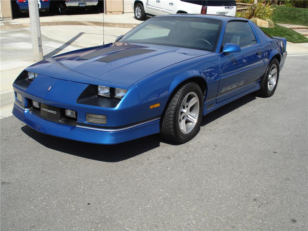 1989 CHEVROLET CAMARO IROC Z 2 DOOR COUPE