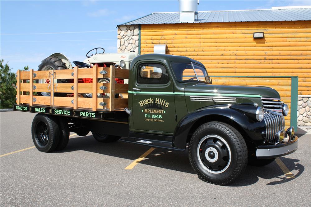 1946 CHEVROLET FLATBED TRUCK