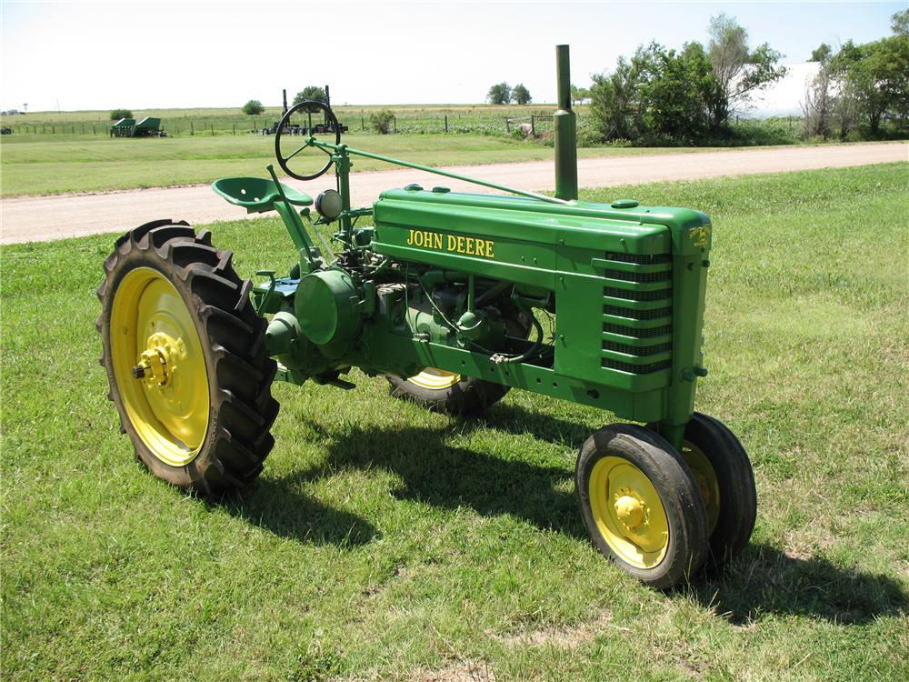 1946 JOHN DEERE H TRACTOR