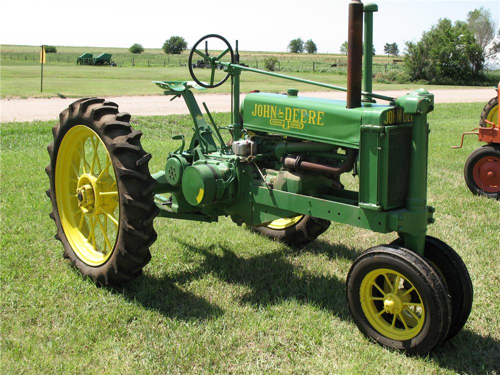 1935 JOHN DEERE B TRACTOR