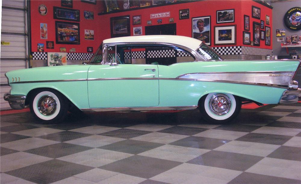 1957 CHEVROLET BEL AIR CUSTOM 2 DOOR HARDTOP