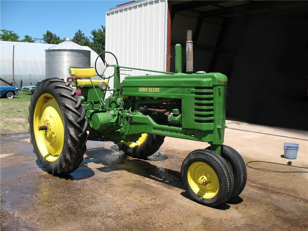 1948 JOHN DEERE B ROLL-A-MATIC TRACTOR