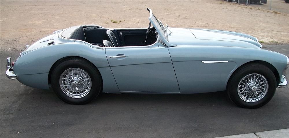 1961 AUSTIN-HEALEY 3000 BT7 ROADSTER