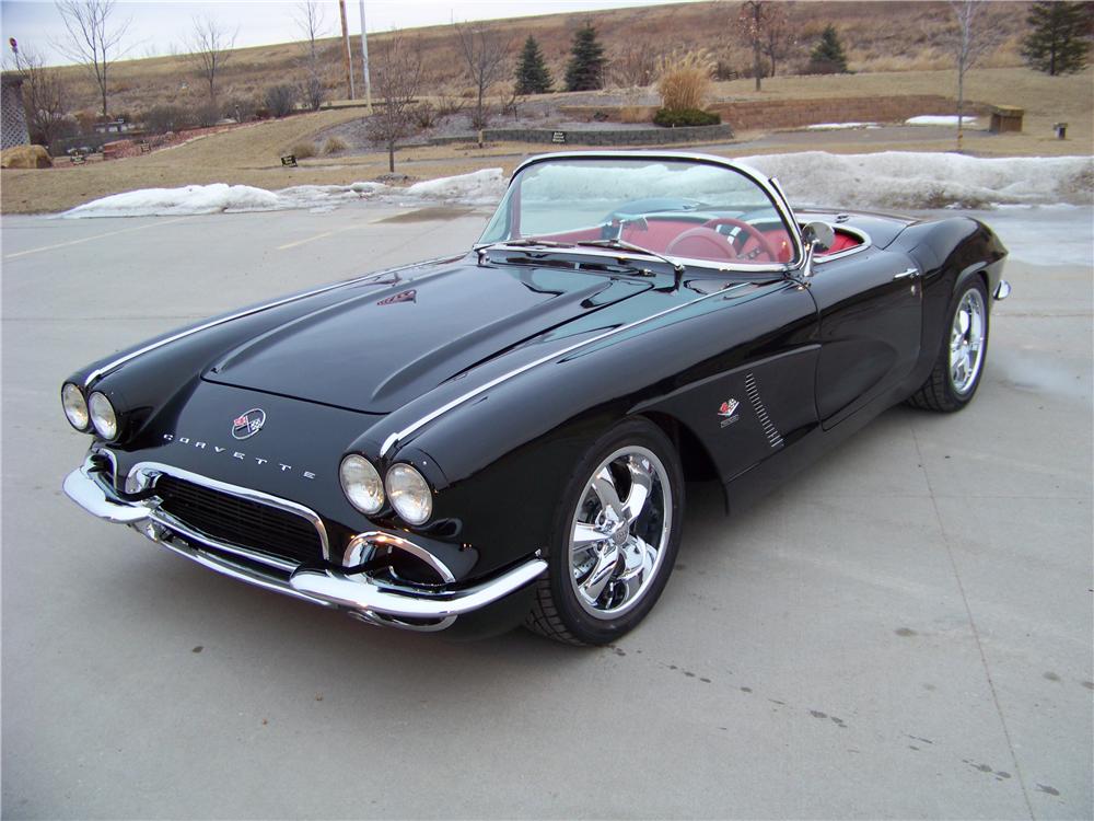 1961 CHEVROLET CORVETTE CUSTOM ROADSTER