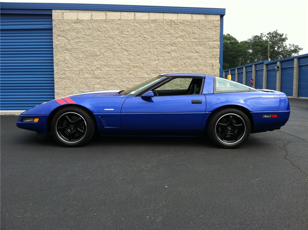 1996 CHEVROLET CORVETTE 2 DOOR COUPE