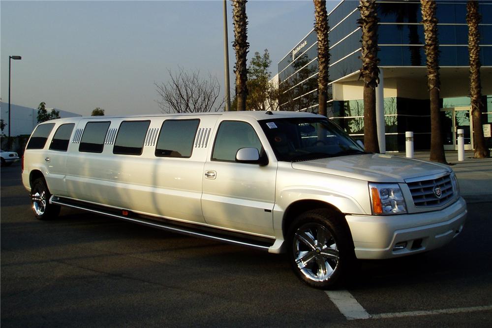 2004 CADILLAC ESCALADE LIMOUSINE