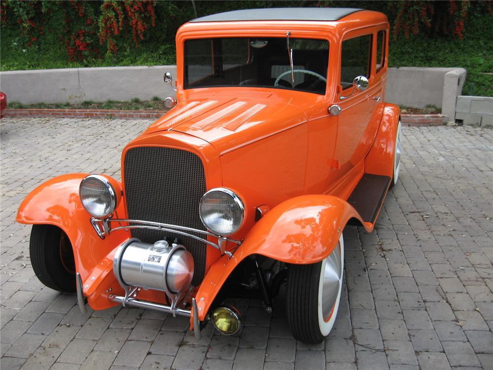 1932 CHEVROLET 2 DOOR CUSTOM SEDAN